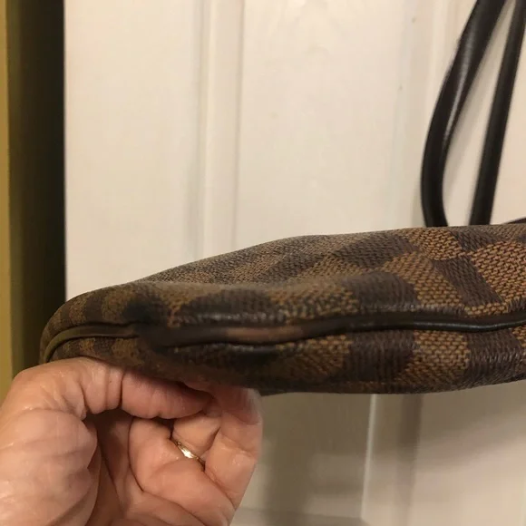 Authentic Louis Vuitton Damier Ebene Clifton - Picture 9 of 14